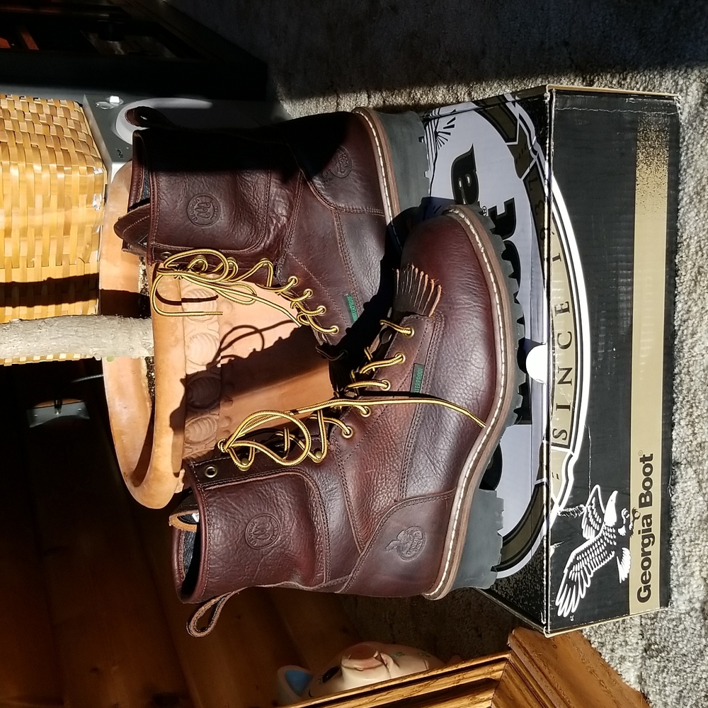 Steel toe boots